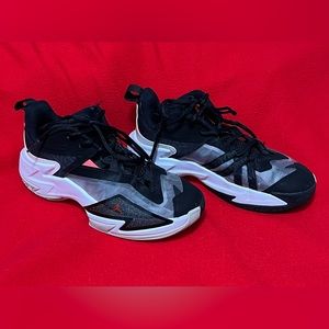 Jordan One Take 3 (GS) black/white/grey fog/bright crimson, Size 3.5 (Big Boy)